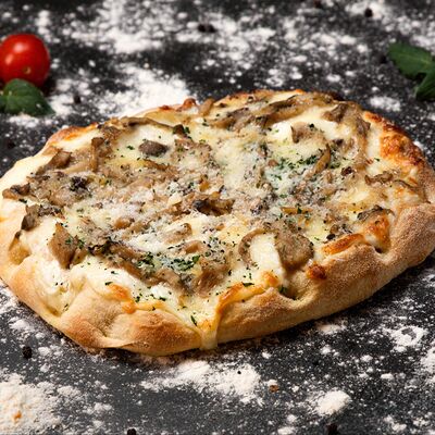 Пицца Лесная в PIZZAZAVR по цене 880 ₽