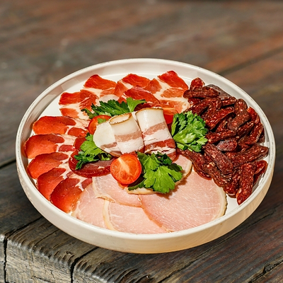 Мясное ассорти* в Сербская кухня 