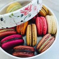Пирожные Макарон в подарочной упаковкев Bottoni macaron