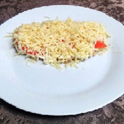Отбивная куриная по-французски в Кафе Европейское по цене 350 ₽