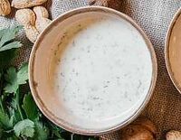 Мацони с чесноком в Хачапури