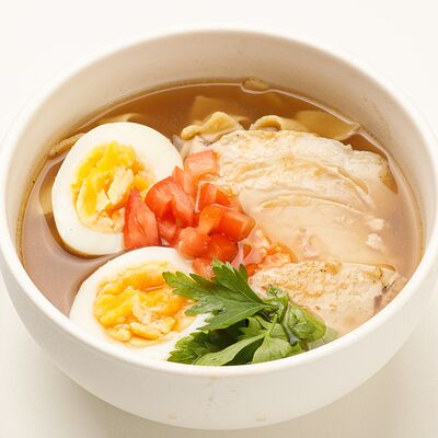 Куриный суп с домашней лапшой в Pizzayolo по цене 385 ₽