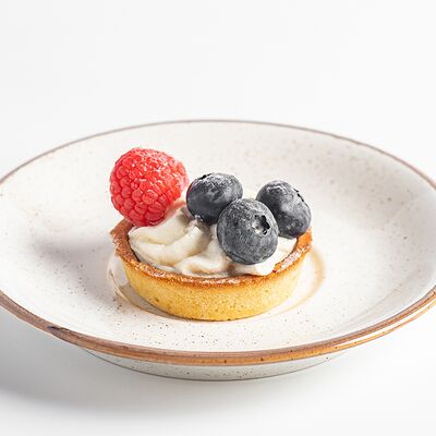 Тарталетка с ягодами в Kitchen по цене 160