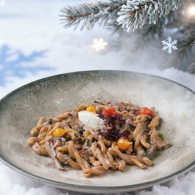 Паста с копченой уткой, грибами и сыром шевр в Мамули по цене 1350 ₽