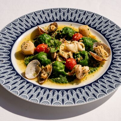 Равиоли с сибасом и морепродуктами в Lui по цене 2100 ₽