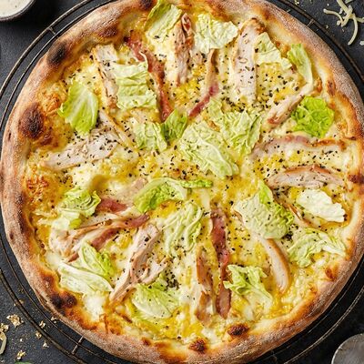 Пицца Цезарь в Sushigopizza по цене 683 ₽