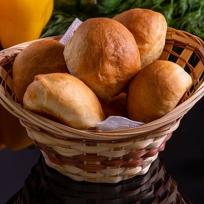 Хлеб (фирменные булочки)в Тесоро по цене 60 ₽