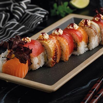 Ролл Мадагаскар в Баклажан в ТЦ 