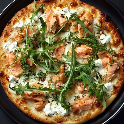 Пицца с лососемв Нагамаки по цене 1250 ₽