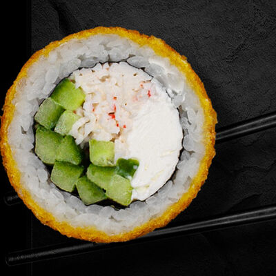 Белый жареный ролл с крабом в Суши Хаб по цене 1090 ₽