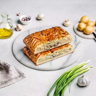 Пирог с картофелем, сыром и грибами в Штолле по цене 2613 ₽