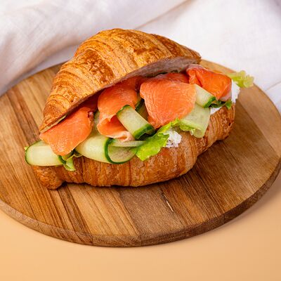 Круассан с лососем и сливочным кремом в Port-O-Coffee по цене 450 ₽