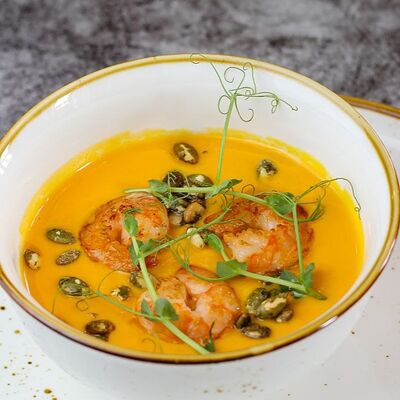 Тыквенный крем-суп с креветками в MON PARIS по цене 480 ₽