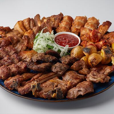 Ассорти шашлыков №1 в Кафе МилАриЯ по цене 6695 ₽