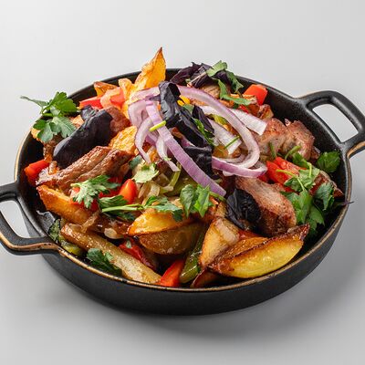 Свинина по-домашнему в Кафе МилАриЯ по цене 936 ₽