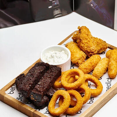 Пивной микс в Benedict breakfast & lounge по цене 820 ₽