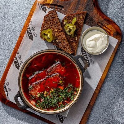 Фирменный борщ с брискетом в Ферма по цене 645 ₽