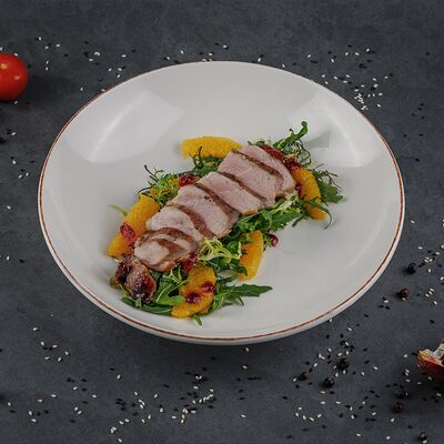 Утиное филе с малиновым соусом в Руки ВВерх! Бар по цене 750 ₽