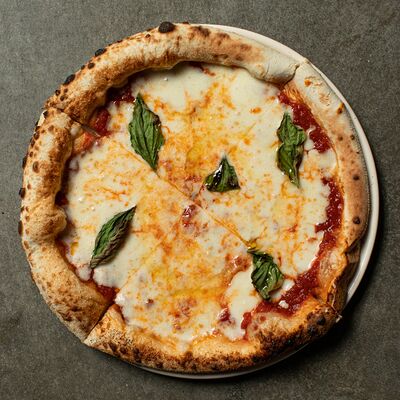 Пицца Маргарита в Bshushu по цене 1020 ₽