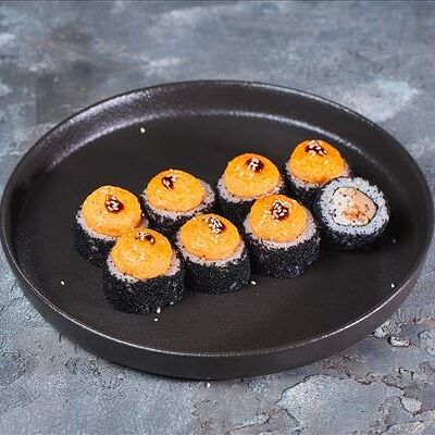 Запеченный ролл с угрем в Между палок по цене 979 ₽