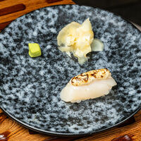 Гребешок абури трюфельный айоли в Izakaya Bereg