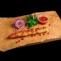 Люля-кебаб куриный с томатным соусом в Shawa
