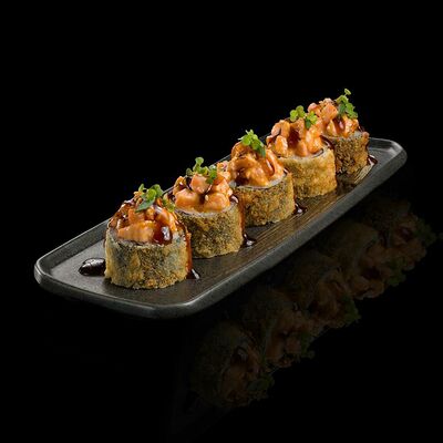 Темпура ролл с лососем в Koi sushi bar по цене 1490 ₽