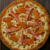 Пицца с креветками и мандарина в Lovkus