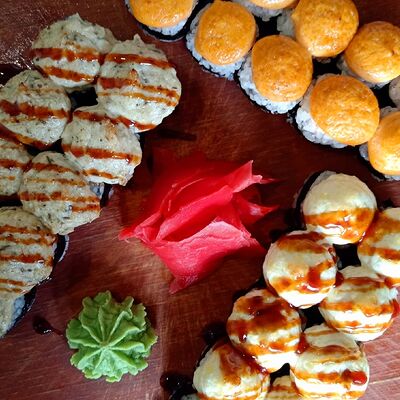 Сет из запеченных роллов Палитра в Wasabl по цене 1200 ₽