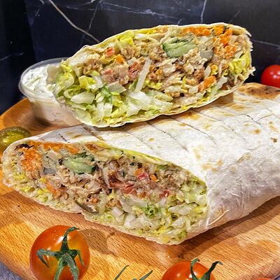 Шаурма с курицей в Lavash по цене 385 ₽