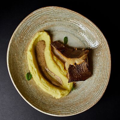 Синекорый палтус с картофельным пюре в Koster по цене 1490 ₽