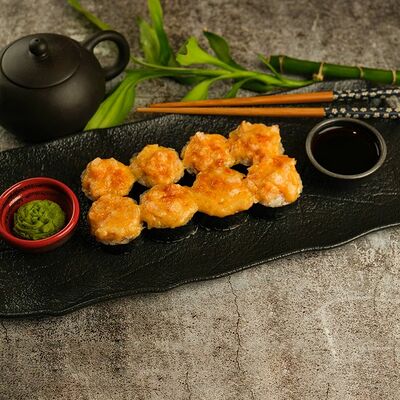 Запеченный ролл Кагами в Zen по цене 410 ₽