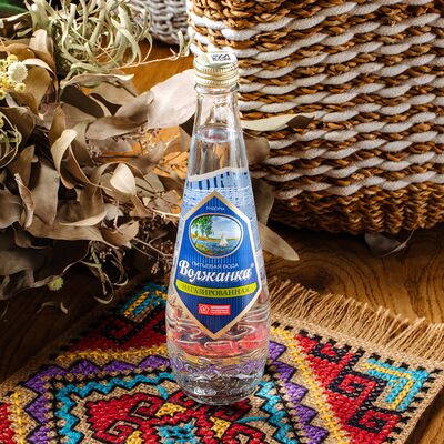 Вода Волжанка в Хачапури и Вино по цене 352 ₽