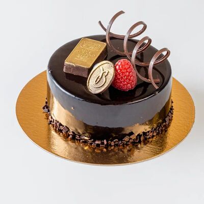 Торт Три шоколада в Волконский по цене 1550 ₽
