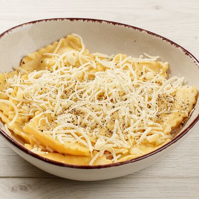 Челентано в России. Равиоли с ветчиной и шампиньонамив Пельменная - КулинарияГранат по цене 360 ₽