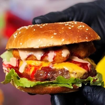 Бургер Брусничный гурман в Гастропаб Ёж по цене 900 ₽