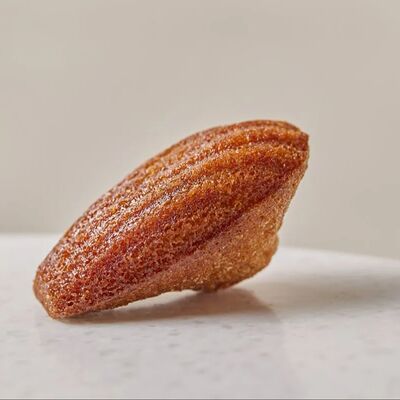 Мадлен Корица-карамель в Atelier de Tartelettes по цене 480 ₽