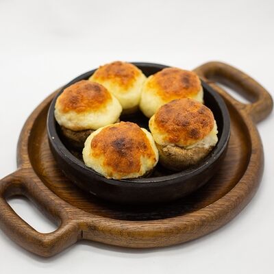 Грибы жареные на кеци с сыром в Ламазо Грузинская Кухня по цене 630 ₽