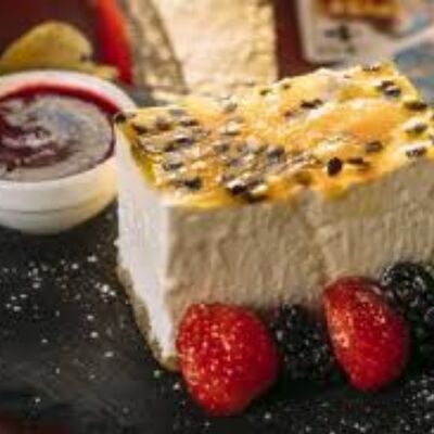 Чизкейк маракуйя в Мама Рома по цене 535 ₽