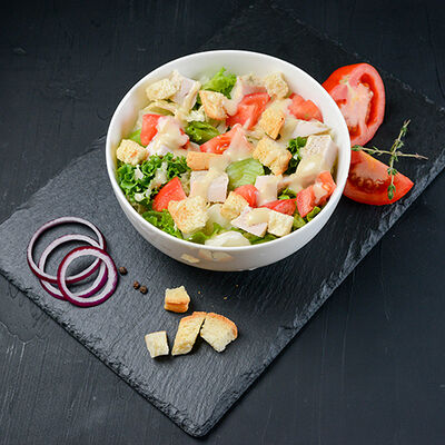 Салат Цезарь в Курочка рядом по цене 299 ₽