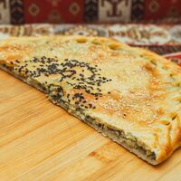 Чуду со шпинатом и сыром в Turk evi изысканная тюркская кухня