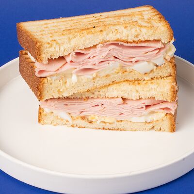 Утренний бутерброд с докторской колбасой в Tine по цене 450 ₽