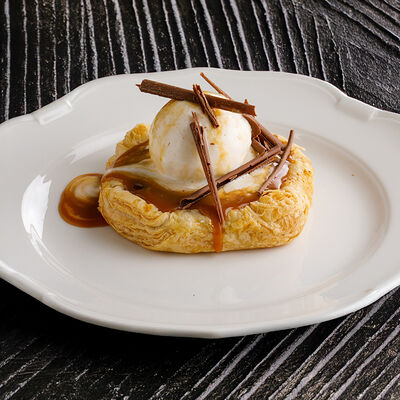 Горячий грушевый пирог в Ginza по цене 1290 ₽