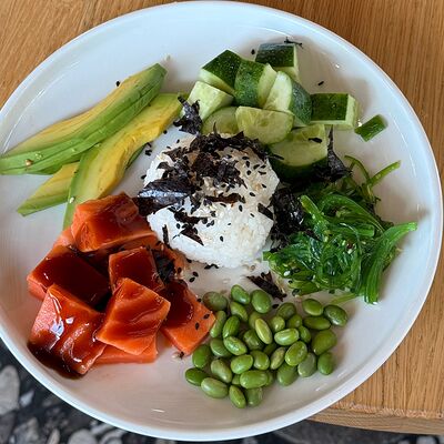 Поке с лососемв Сакура по цене 890 ₽