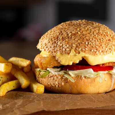 Бургер с яйцом и беконом в Good Grill по цене 370 ₽