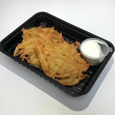 Драники картофельные со сметаной в Gost Food по цене 215 ₽