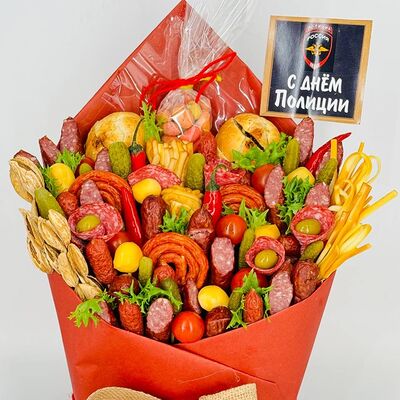 Колбасный конверт на День Полиции в Дарите красиво по цене 5299 ₽