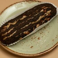 Эклер шоколад в Mon Baton