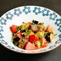 Салат с говядиной и баклажанами в Пхипхи