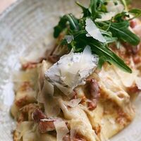 Блинчики с беконом в Let it be